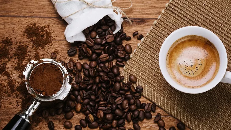 هل القهوة مفيدة أم ضارة؟.. تعرف على تأثيرها الحقيقي على صحتك