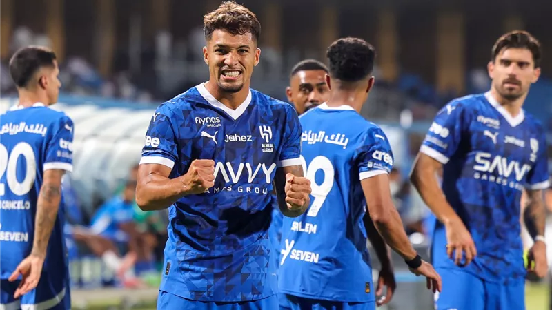 طلبات عاجلة لـ الهلال السعودي بسبب الأخطاء التحكيمية في مباراة الرياض