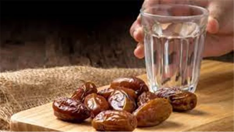 أعذار تبيح الفطر في رمضان 2025 وحكم من أفطر لعذرٍ منها