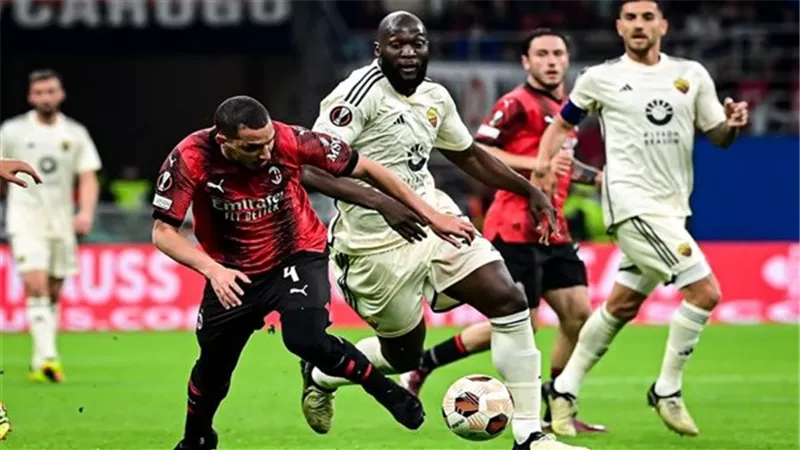 أبراهام ضد ديبالا.. تشكيل مباراة ميلان وروما في ربع نهائي كأس إيطاليا