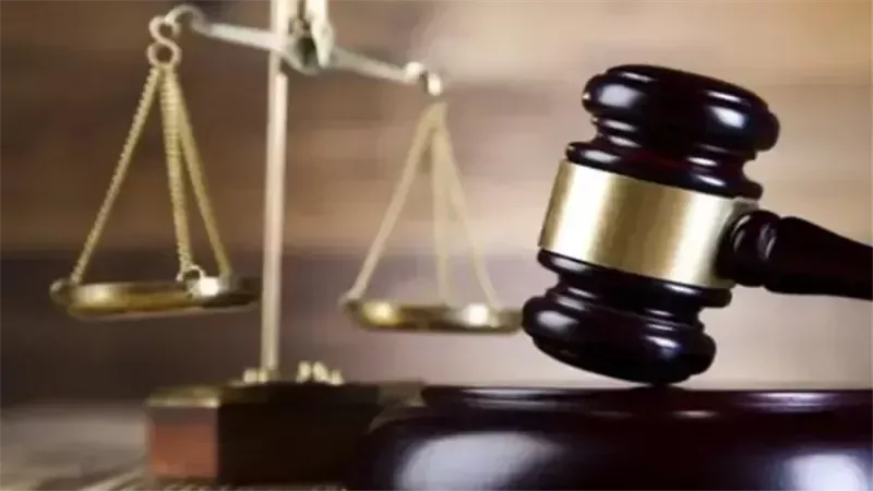الحبس عامين لثلاثة عاطلين بتهمة سرقة الهواتف المحمولة في الوايلي  