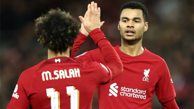 موعد مباراة ليفربول ضد أستون فيلا في الدوري الإنجليزي والقنوات الناقلة 