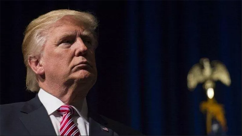 18 قرارًا لـ ترامب قلبت العالم رأسًا على عقب.. كواليس الأسبوع الناري 