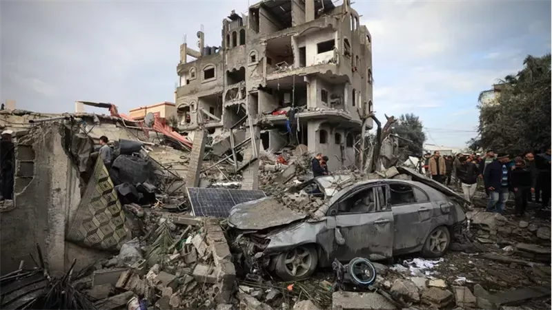 هل ستنفذ خطة هشام طلعت مصطفى لإعمار غزة في 3 سنوات دون تهجير السكان ؟
