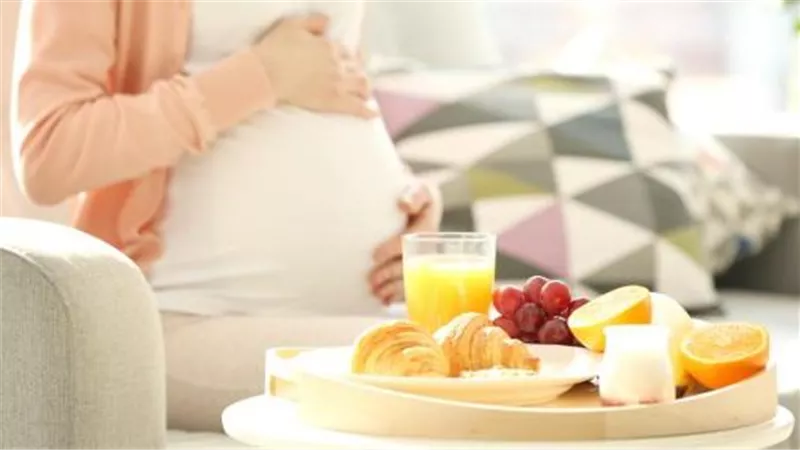 هل يجوز للحامل أو المرضع دفع كفارة إفطار في رمضان 2025؟.. إليك الضوابط 