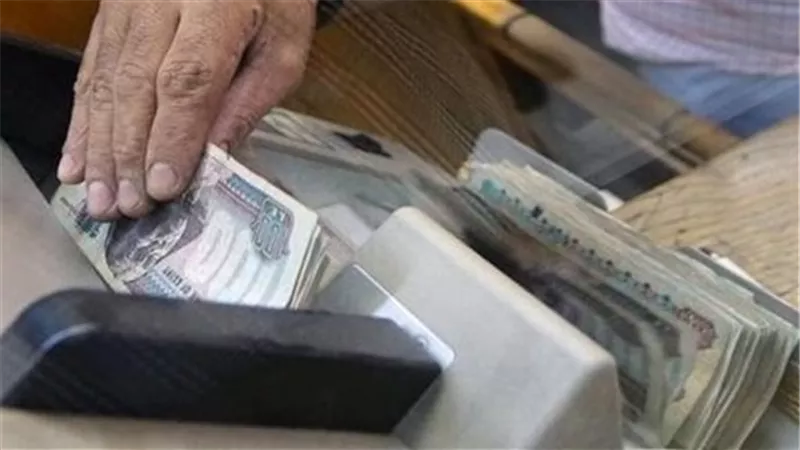  رفع الحد الأدنى للأجور يضع القطاع الخاص في ورطة.. ما القصة؟