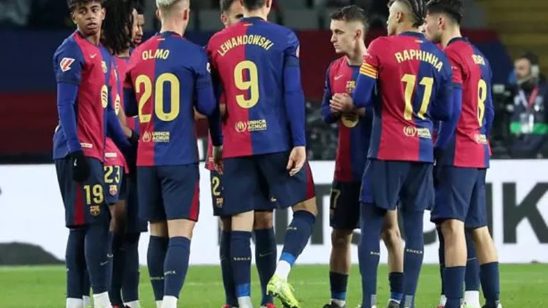 الدوري الإسباني| التعادل يحسم الشوط الأول بين برشلونة وإشبيلية  
