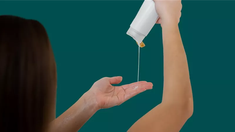 البلسم ..  سر الحصول على شعر ناعم وصحي وخالي من التقصف