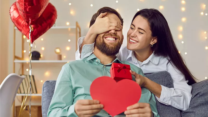 عيد الحب 2025.. موعد الاحتفال وأهم الأسئلة لشريك حياتك المستقبلي