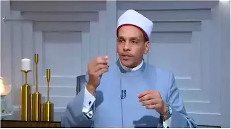 حكم ارتداء الملابس العصرية المستوردة وفق الشريعة الإسلامية وضوابط الاحتشام الشرعي