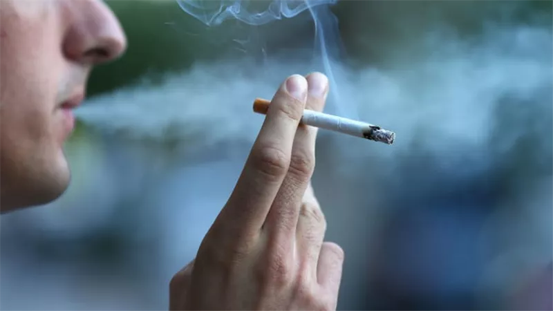 دراسة: التدخين السلبي يسبب تغيرات جينية خطيرة لدى الأطفال