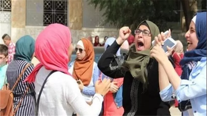 مواصفات امتحان الانجليزي تالتة ثانوي 2025.. ورابط النماذج الاسترشادية للمادة