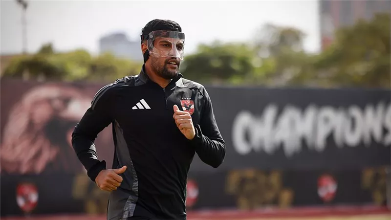بالقناع.. يحيي عطية الله يبدأ مرحلة التأهيل على هامش مران الأهلي اليوم