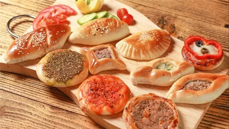 أضرار تناول المعجنات يوميًا.. أبرزها زيادة خطر الإصابة بأمراض القلب