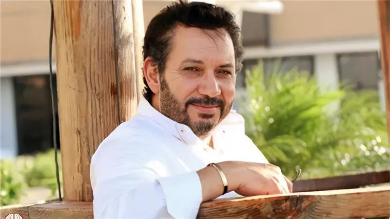 انتداب الطب الشرعي لمعرفة أسباب حادث الفنان كمال أبو رية
