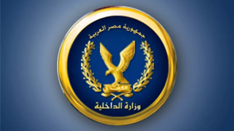 حقيقة ادعاء سيدة بتحطيم سيارتها على يد رجال الشرطة بالعبور.. الداخلية توضح