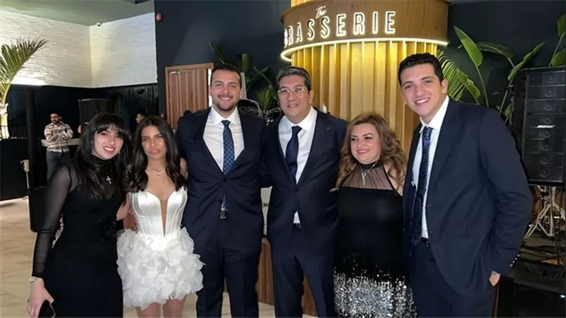 في اجواء عائلية.. هاني رمزي يحتفل بخطوبة نجله شادي
