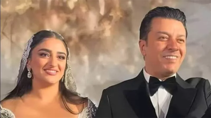 إبنة مصطفى كامل ترزق بمولودة والنقيب يعلق : رزقنا الله بأول حفيدة