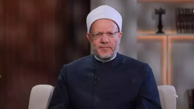 حكم استخدام السواك ومعجون الأسنان في نهار رمضان.. شوقي علام يوضح