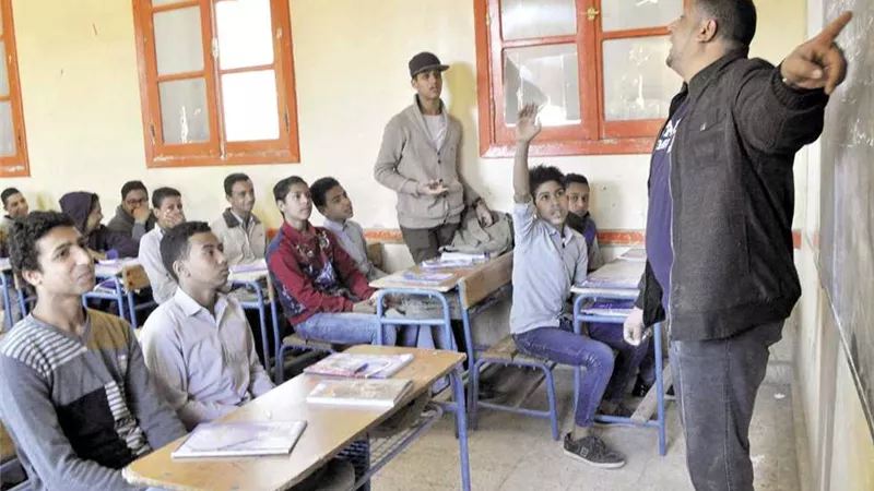 وظائف للمعلمين بالخارج.. وزارة العمل تعلن عن 100 فرصة عمل بإحدى الدول العربية