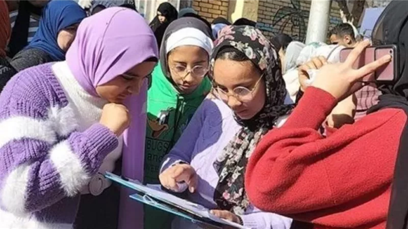 نماذج استرشادية لطلاب الثانوية العامة 2025.. تدريب الطلاب على أسئلة الامتحانات