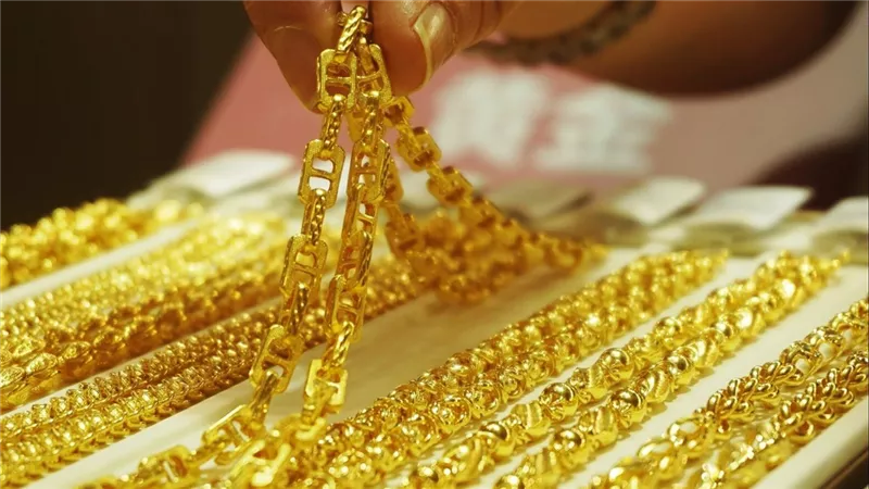 سعر الذهب اليوم بالدولار في الأسواق العالمية بختام التعاملات