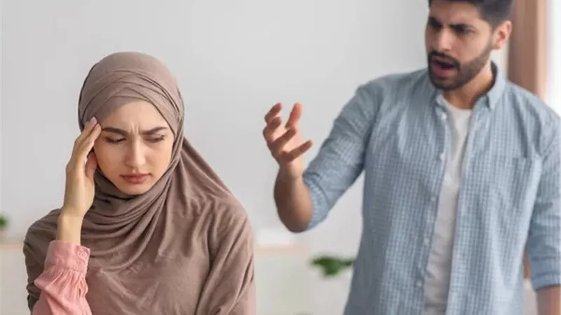 هل يقع الطلاق إذا أجبر عليه الزوج؟.. الأزهر يحسم الجدل