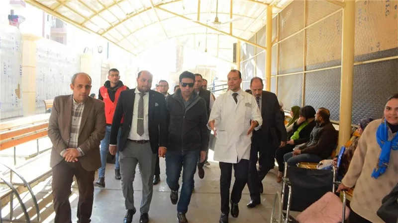 محافظ سوهاج يتابع حملة الكشف المبكر عن الأورام والتوعية الصحية للمواطنين