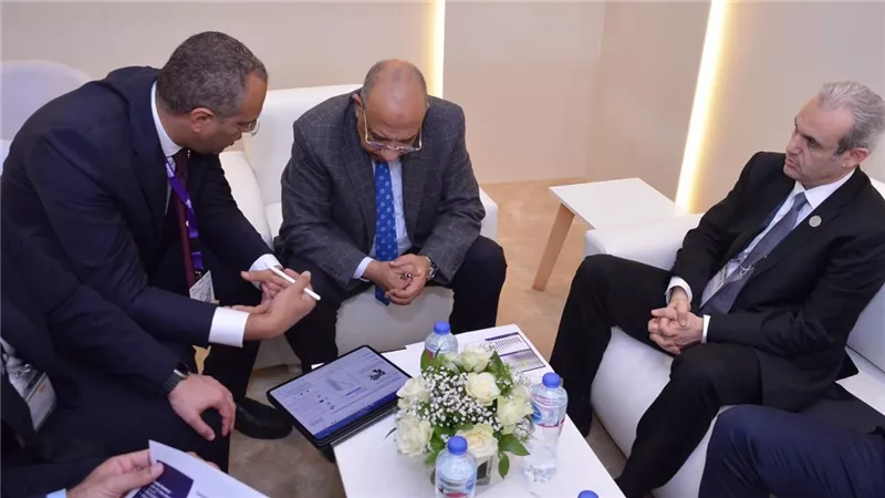 لتدشين محطة رياح جديدة.. تفاصيل مباحثات وزير الكهرباء مع سيمنس انيرجى 