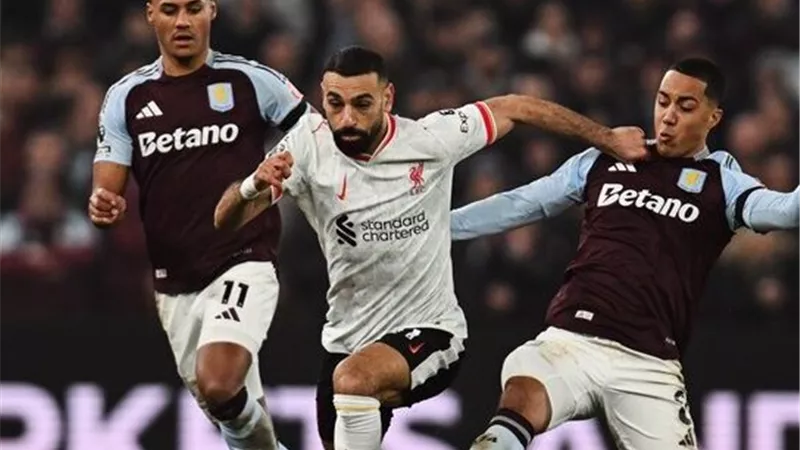 الدوري الإنجليزي| ليفربول يتعثر أمام أستون فيلا في مواجهة الفرص الضائعة