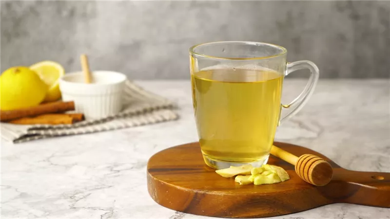 فوائد العسل والماء الساخن لتنظيف الرئتين.. عززي المناعة بوصفة طبيعية