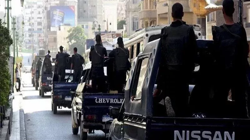 حملة أمنية موسعة تضبط كميات كبيرة من المخدرات والأسلحة في دمياط وأسوان