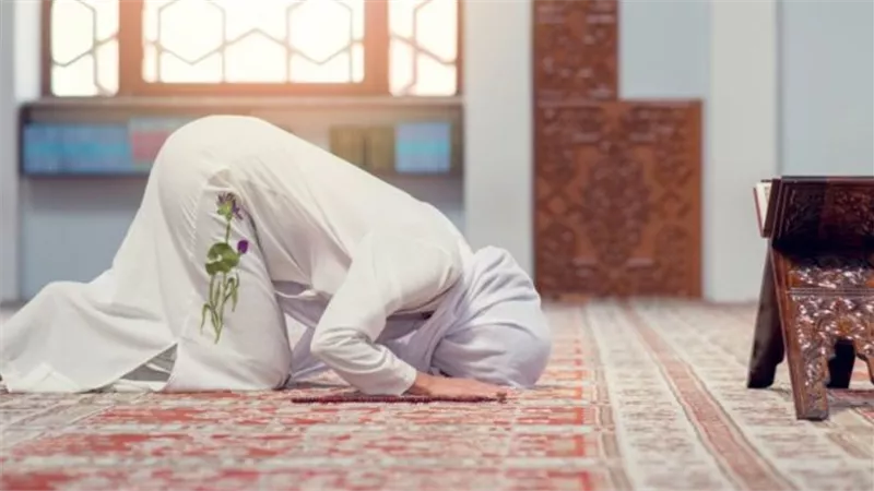 موعد أذان المغرب اليوم الجمعة في كافة الأنحاء ومواقيت الصلاة 