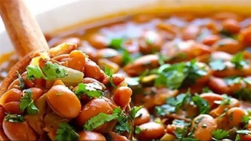 طريقة سريعة لتدميس الفول للسحور في رمضان .. تفاصيل