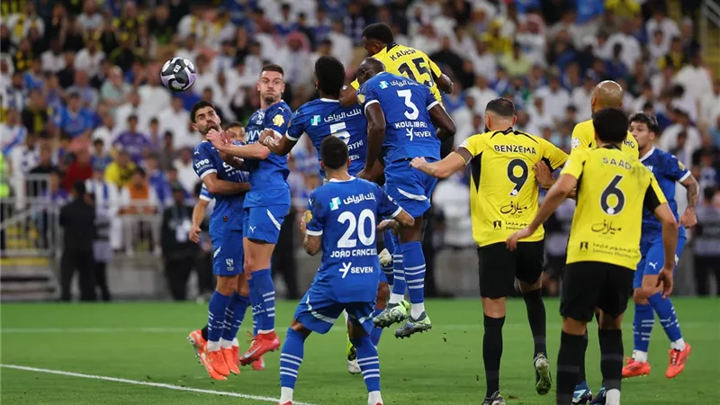 ترتيب الدوري السعودي يشتعل بعد فوز الاتحاد برباعية على الهلال