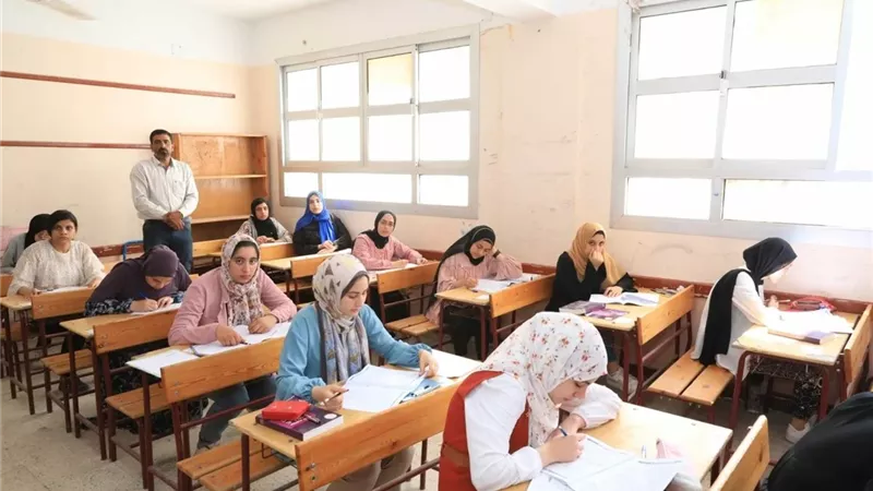 امتحانات الثانوية العامة.. 2 نموذج استرشادى لتدريب الطلاب على الأسئلة