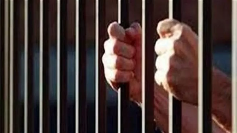 حبس متهم بإجبار زوجته على تناول مادة كاوية في سوهاج بسبب خلافات زوجية