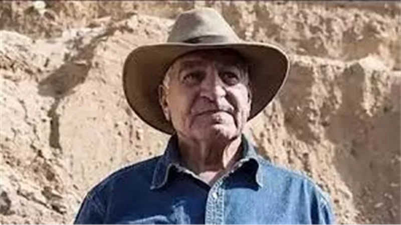 زاهي حواس ينفي كسر تمثال سقارة ويؤكد: الاكتشاف بحالة جيدة تمامًا