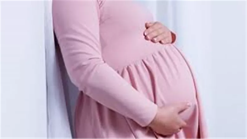 طرق طبيعية وآمنة لعلاج السعال لدى المرأة الحامل دون أدوية