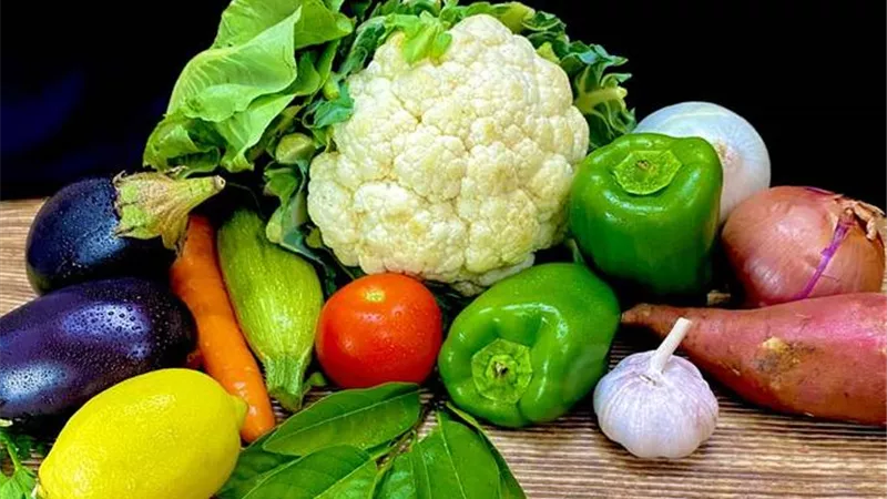أسعار الخضار والفاكهة اليوم الثلاثاء 25-2-2025 فى الأسواق.. العنب المستورد وصل كام؟ 
