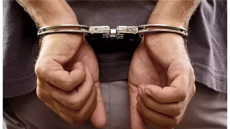 النيابة تحقق في اتهام شاب بإشعال النار في شقة والدته بالحوامدية