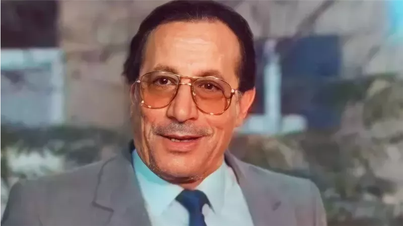 أبو بكر عزت.. عبقري الدهاء الذي أضحك الجميع ورحل في ذكرى زواجه