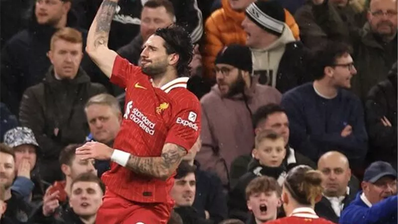 الدوري الإنجليزي| ليفربول يتقدم على نيوكاسل بهدف سوبوسلاي في الشوط الأول 