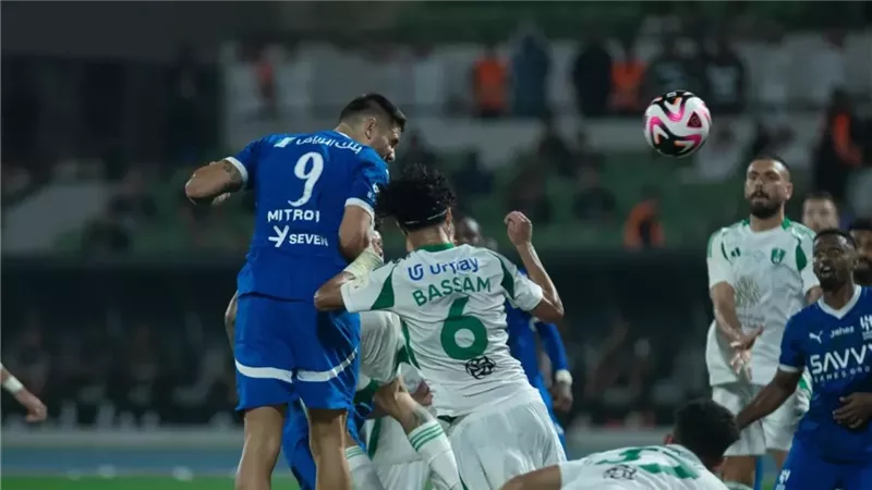 الأهلي يعرقل الهلال بهزيمة مفاجأة في كلاسيكو الدوري السعودي