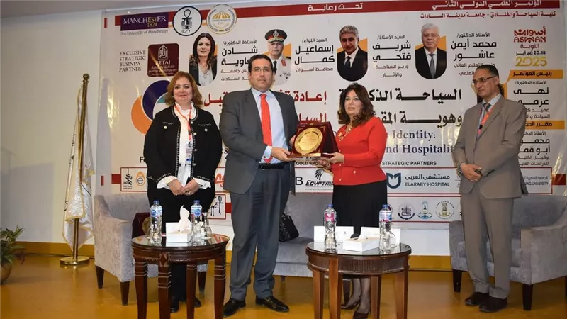 رئيس الجامعة المصرية للتعلم الإلكتروني: التكنولوجيا والذكاء الاصطناعي أساس تطوير قطاع السياحة