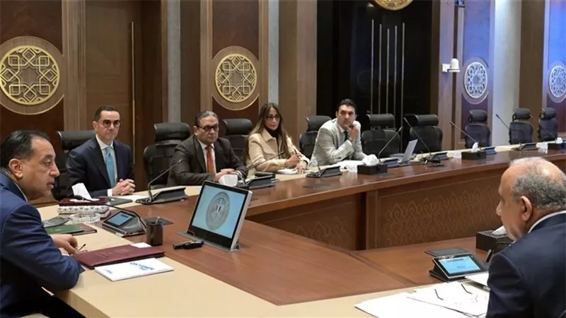 توجيهات رئيس الوزراء لوزيري الكهرباء والاستثمار لجذب المستثمرين وتعزيز دور القطاع الخاص