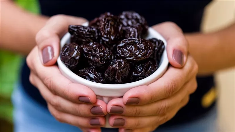 القراصيا كنز صحي.. فاكهة سحرية لصحة القلب والهضم والعظام 