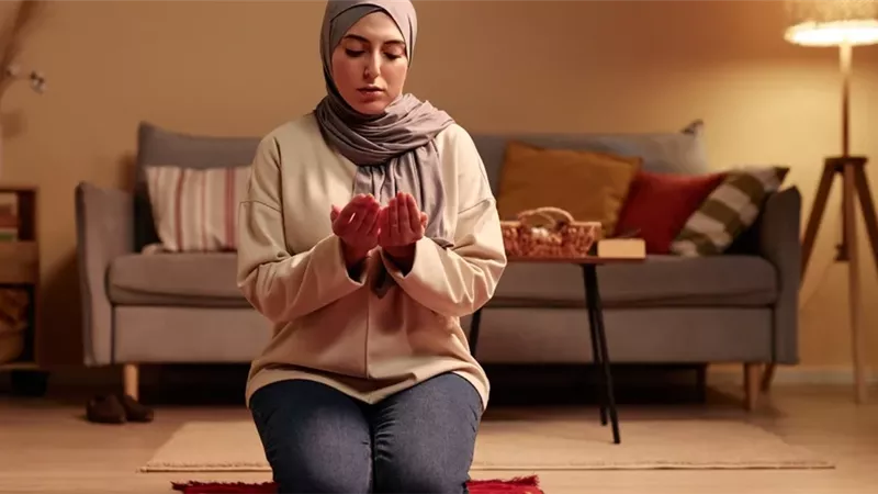 دعاء قبل الافطار في سادس يوم رمضان 2025 مكتوب.. “اللهم اعني على ذكرك”