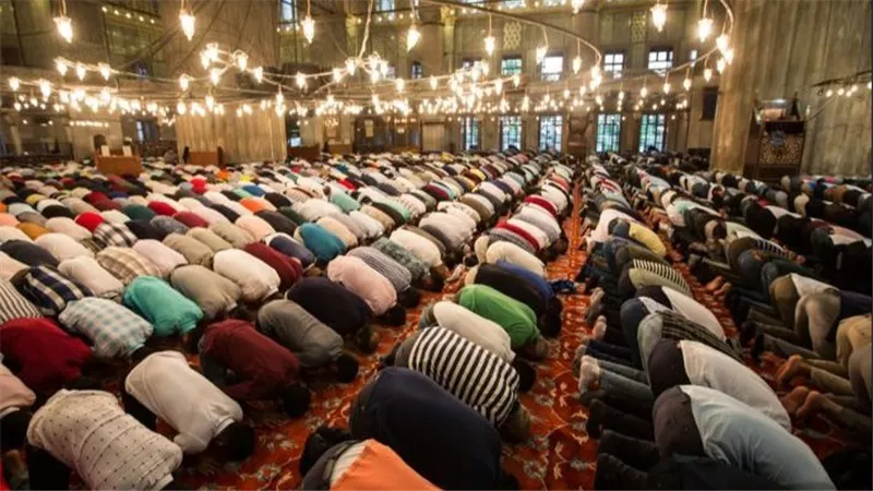 هل يجوز صلاه التراويح بعد الساعة 12 منتصف الليل؟.. اعرف حكم الشرع