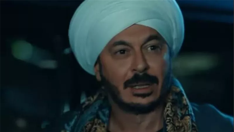 تفاصيل أحداث الحلقة الثالثة من مسلسل حكيم باشا.. مصطفى شعبان يعرف بولده 